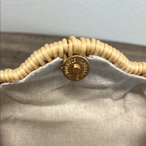 Tommy Bahama | Seashell 🐚 Bag w/ Gold Seashell Handle - Picture 10 of 14